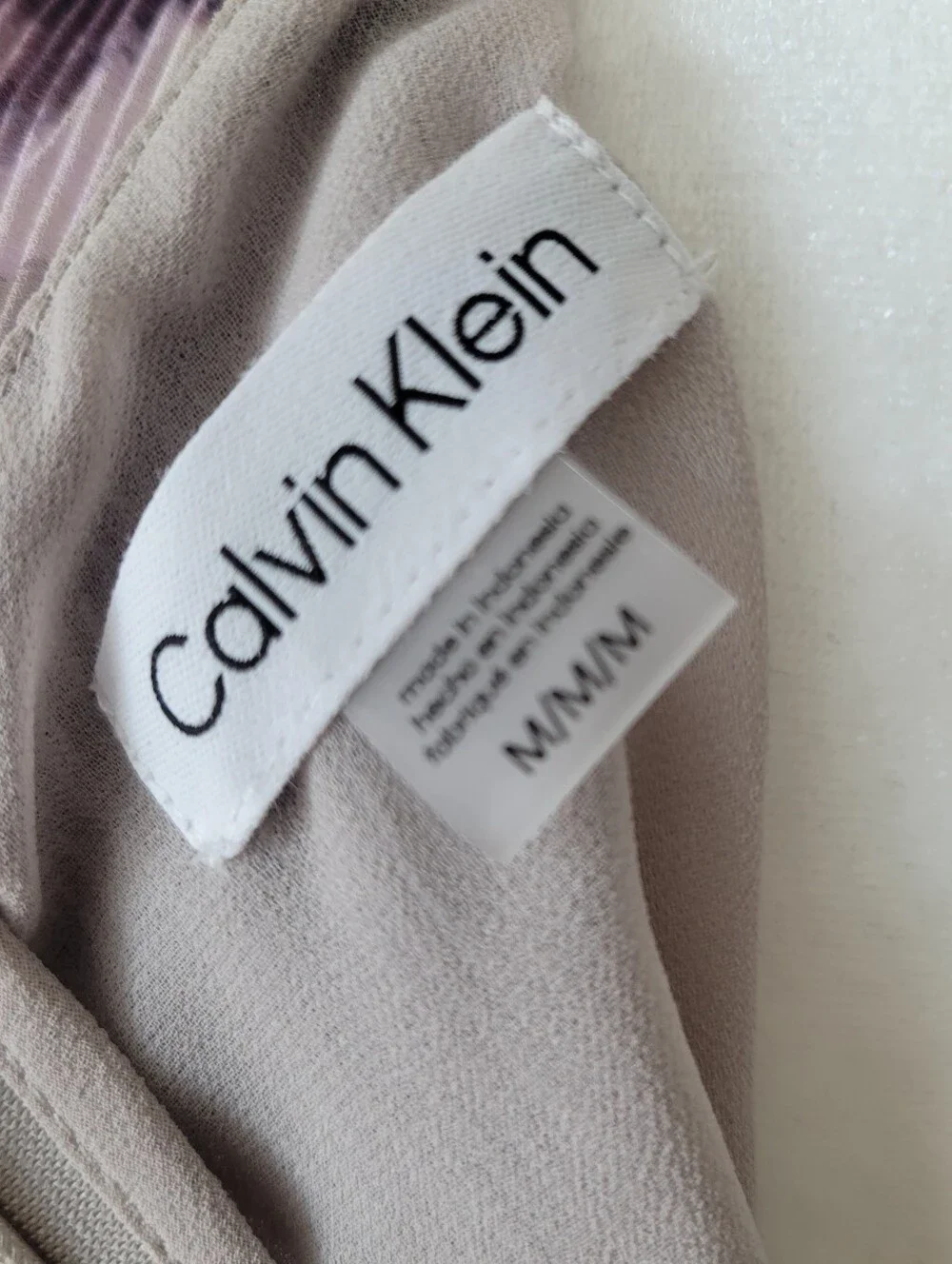 Calvin Klein Sleeveless Pleated Floral Shell in Lavender and Black Sz Med - Picture 4 of 5